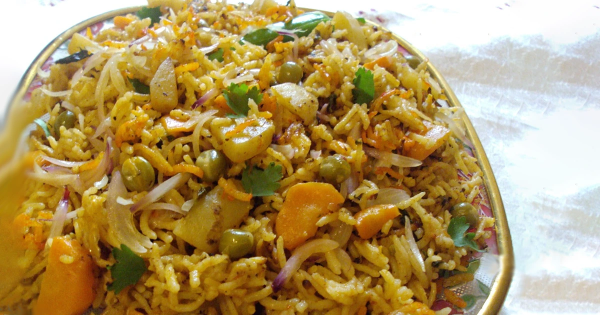 Best Biryani For the Biryani Lovers at the vijayawada station from the restaurant Bucket Biryani to order food in train online