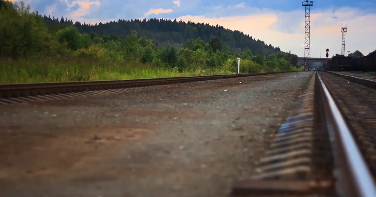 Binge-watching in train