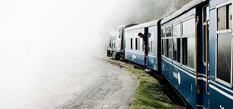 How to Reach Darjeeling by Train