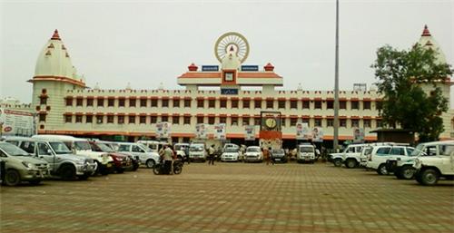 Varanasi Jn Railway Station(BSB): Nearest Popular Stations & Must-Visit Spot