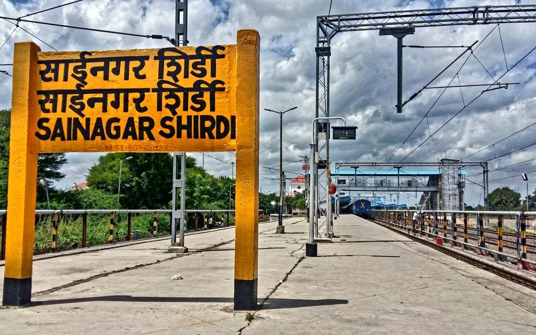 how to reach Shirdi by train